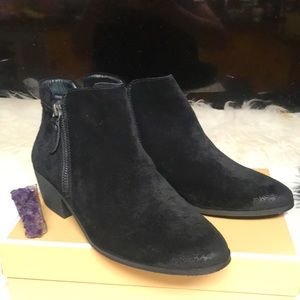 Vince Camuto- Bootie🔥🔥🔥